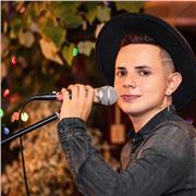 Profesor de cantó con énfasis en iniciación vocal